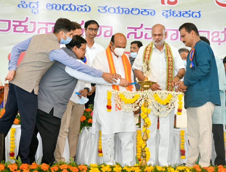 ಮುನವಳ್ಳಿ ಗ್ರಾಮಕ್ಕೆ ಆಗಮಸಿದ ಮುಖ್ಯಮಂತ್ರಿ ಬಸವರಾಜ ಬೊಮ್ಮಾಯಿ