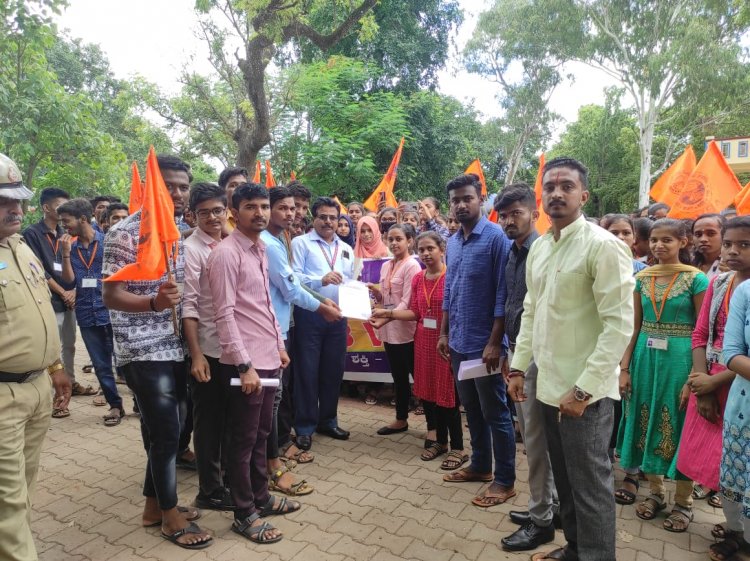ಶಿಕ್ಷಣ ಸಂಸ್ಥೆಗಳಿಂದ ಹೆಚ್ಚಿನ ಶುಲ್ಕ ತಡೆಯುವಂತೆ ಎಬಿವಿಪಿ ಆಗ್ರಹ