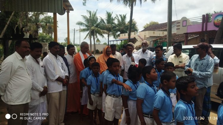 ಶಿಗ್ಗಾಂವಿಯ ವಿರಕ್ತಮಠದ ಸಂಗನಬಸವ ಮಹಾಸ್ವಾಮಿಗಳಿಂದ ಸಸ್ಯ ಶ್ರಾವಣ ಕಾರ್ಯಕ್ರಮ