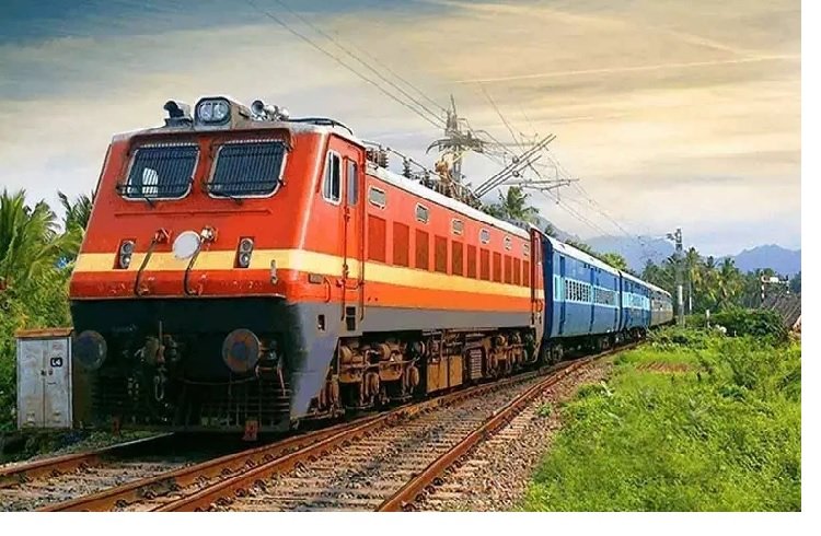 ಹಳಿ ಮೇಲೆ ಆಟವಾಡುತ್ತಿದ್ದ ಮಕ್ಕಳಿಗೆ ರೈಲು ಡಿಕ್ಕಿ: ಮೂವರು ಸಾವು