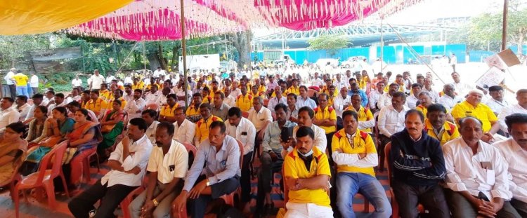 ಬೆಂಗಳೂರು: ಪಿಂಚಣಿ ಸೌಲಭ್ಯಕ್ಕಾಗಿ ಶಾಲಾ-ಕಾಲೇಜು ನೌಕರರ ಪ್ರತಿಭಟನೆ