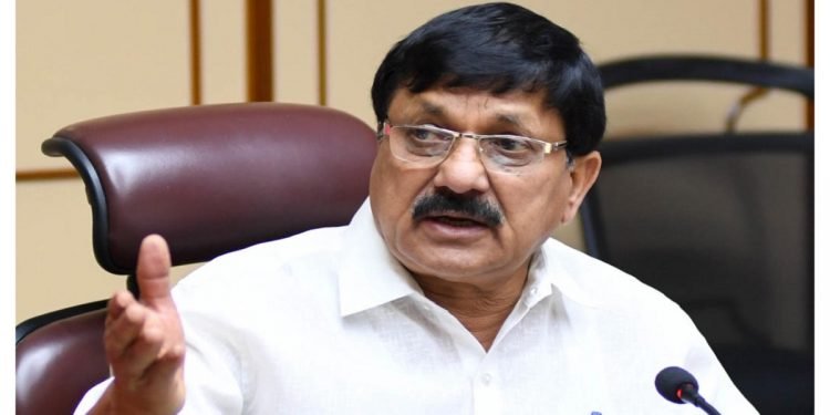 ತಾರಕ್ಕೇರಿದ ಗಡಿ ವಿವಾದ: ಮಹಾರಾಷ್ಟ್ರ- ಕರ್ನಾಟಕ ಗಡಿಯಲ್ಲಿ ಕೆಟ್ಟೆಚ್ಚರಕ್ಕೆ ಪೊಲೀಸರಿಗೆ ಗೃಹ ಸಚಿವರ ಸೂಚನೆ