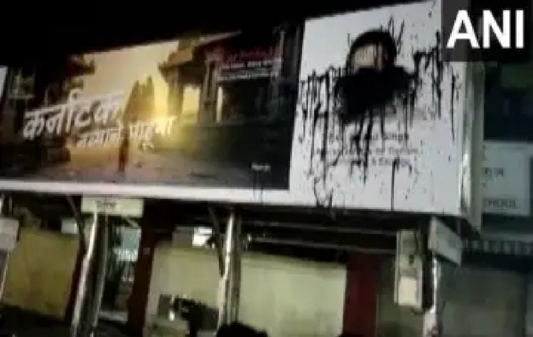 ಮುಂಬೈ ಬಸ್ ನಿಲ್ದಾಣದಲ್ಲಿ ಸಿಎಂ ಬಸವರಾಜ ಬೊಮ್ಮಾಯಿ ಪೋಸ್ಟರ್ಗೆ ಕಪ್ಪು ಮಸಿ