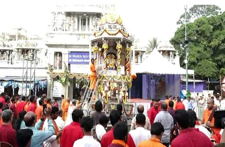 ಬೆಂಗಳೂರಿನ ವಿ.ವಿ.ಪುರಂನಲ್ಲಿ 'ಸುಬ್ರಹ್ಮಣ್ಯ ಸ್ವಾಮಿ ಬ್ರಹ್ಮ ರಥೋತ್ಸವ' : ಪುನೀತ್ ಕೆರೆಹಳ್ಳಿ ಸೇರಿ 'ಹಿಂದೂ ಕಾರ್ಯಕರ್ತರನ್ನ ವಶಕ್ಕೆ'