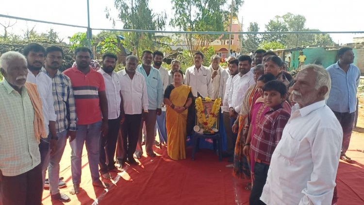 ಕನಕ ಭವನಕ್ಕೆ ಮಂಜೂರಾಗಿದ್ದ ಜಾಗದಲ್ಲಿ ರಾತ್ರೋರಾತ್ರಿ ಅಂಬೇಡ್ಕರ್ ಬ್ಯಾನರ್