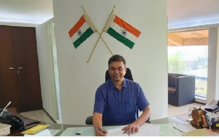 ನವಮಂಗಳೂರು ಬಂದರಿನಲ್ಲಿ ಶೇಖರಿಸಿಟ್ಟ 75,400 ಮೆಟ್ರಿಕ್ ಟನ್ ಮಲೇಷ್ಯಾ ಮರಳನ್ನು ವಿತರಿಸಲಾಗುವುದು' : ಜಿಲ್ಲಾಧಿಕಾರಿ ರವಿಕುಮಾರ್
