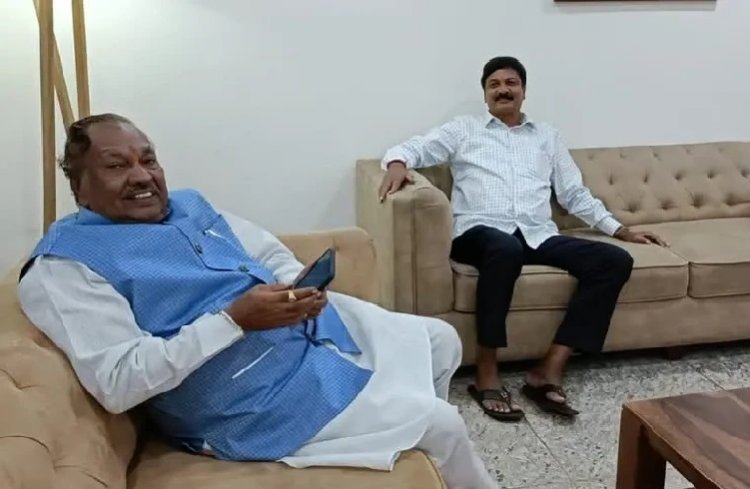 ಬೆಂಗಳೂರಿಗೆ ಬಂದ ಕೆ ಎಸ್ ಈಶ್ವರಪ್ಪ,ರಮೇಶ್ ಜಾರಕಿಹೊಳಿ; ಸಚಿವ ಸ್ಥಾನ ಸಿಗುವವರೆಗೆ ಅಧಿವೇಶನಕ್ಕೆ ಹಾಜರಾಗಲ್ಲ ಎಂದ ಆಕಾಂಕ್ಷಿಗಳು