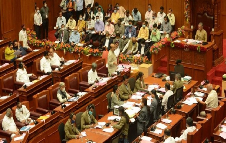 ಭೂ ಸ್ವಾಧೀನ' ವಿರೋಧಿಸಿ ಪ್ರತಿಭಟನೆ : ರೊಚ್ಚಿಗೆದ್ದ ರೈತರಿಂದ ಸುವರ್ಣಸೌಧಕ್ಕೆ ನುಗ್ಗಲು ಯತ್ನ