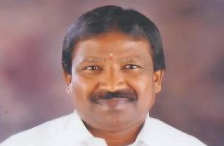 ಮಂಗಳೂರಿನಲ್ಲಿ ರಸ್ತೆ ಕಾಮಗಾರಿ ಗುದ್ದಲಿ ಪೂಜೆಗೆ ಬಂದಿದ್ದ ಸಚಿವ ಎಸ್​ ಅಂಗಾರ ವಿರುದ್ಧ ಗ್ರಾಮಸ್ಥರ ಮಾತಿನ ಚಕಮಕಿ