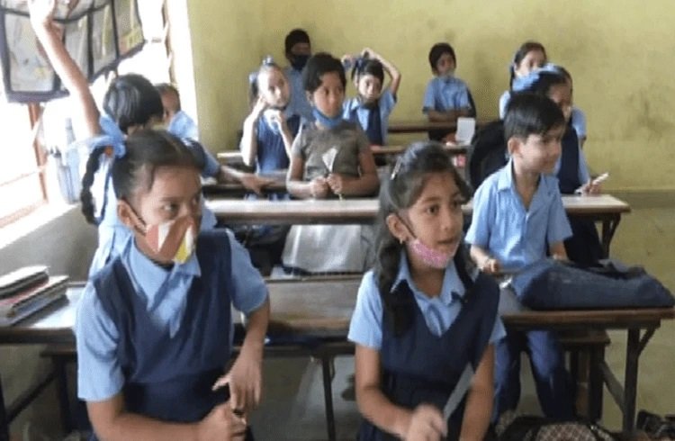 ಶಾಲಾ ವಿದ್ಯಾರ್ಥಿಗಳಿಗೆ 'ಗುಡ್ ನ್ಯೂಸ್' : ಮುಂದಿನ ಶೈಕ್ಷಣಿಕ ಸಾಲಿನ ಆರಂಭದಲ್ಲೇ 'ಸಮವಸ್ತ್ರ' ವಿತರಣೆ