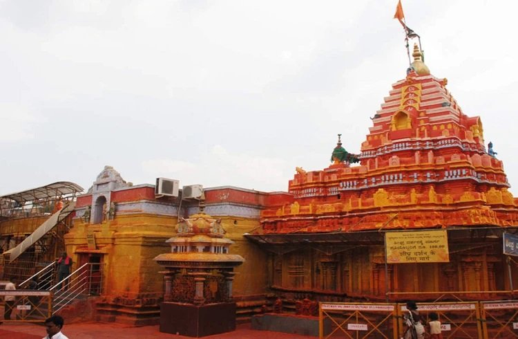 ಬೆಳಗಾವಿ ಸವದತ್ತಿ ರೇಣುಕಾ ಯಲ್ಲಮ್ಮ ದರ್ಶನಕ್ಕೆ ಹೋಗಲು ಭಕ್ತರ ಪರದಾಟ; ಬಸ್ ಇಲ್ಲದಿದ್ದಕ್ಕೆ ಸಾರಿಗೆ ಅಧಿಕಾರಿ ವಿರುದ್ಧ ಆಕ್ರೋಶ