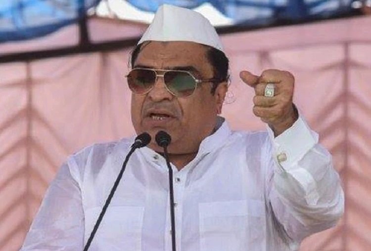 'ಧಮ್' ಇದ್ರೆ ಪ್ರಹ್ಲಾದ್ ಜೋಶಿಯನ್ನು ಸಿಎಂ ಅಭ್ಯರ್ಥಿ ಎಂದು ಘೋಷಿಸಲಿ : ಬಿಜೆಪಿಗೆ ಇಬ್ರಾಹಿಂ ಸವಾಲ್
