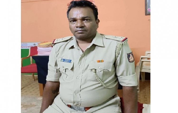 ಸಾರ್ವಜನಿಕರಿಂದ ಹಣ ವಸೂಲಿ : ಮದ್ದೂರಿನಲ್ಲಿ ನಕಲಿ ಪೊಲೀಸ್ ಬಂಧನ