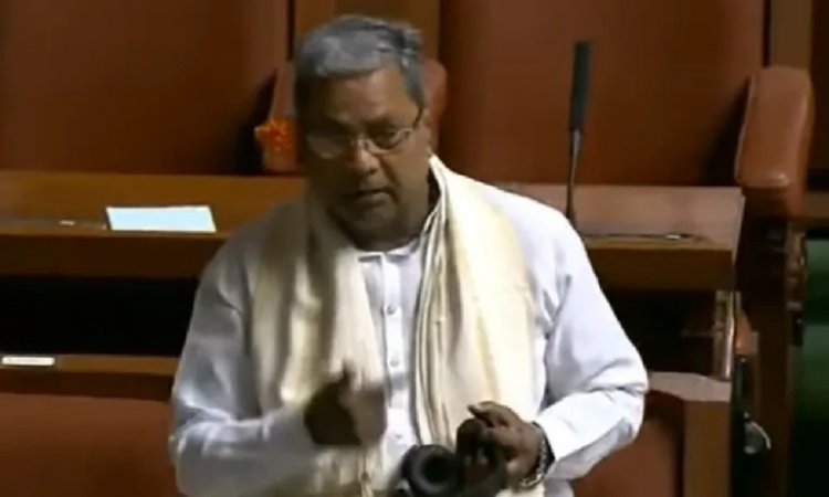 ಕಿವಿಗೆ ಹೂವಿಟ್ಟುಕೊಂಡು ಸದನಕ್ಕೆ ಬಂದ ಸಿದ್ದರಾಮಯ್ಯ, ಸದನದಲ್ಲಿ ಕೋಲಾಹಲ