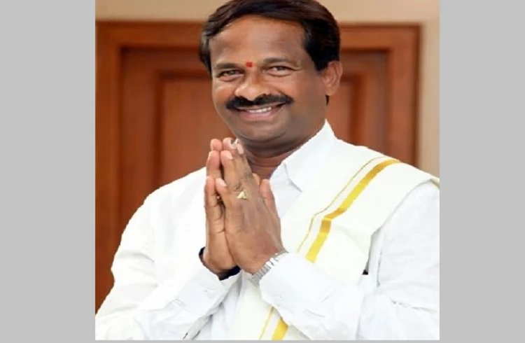 ಕಿಡ್ನಿ ಮಾರಿ ದುಡ್ಡು ಕೊಡ್ತೀನಿ, ವೈ.ಸಿ.ಸಿದ್ದರಾಮಯ್ಯಗೆ ಕೈ ಟಿಕೆಟ್ ನೀಡಿ: ಯುವಕನ ಹುಚ್ಚಾಟ!