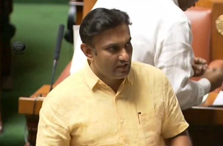 ರಾಜ್ಯ ಆರೋಗ್ಯ ಇಲಾಖೆಯ ಗುತ್ತಿಗೆ, ಹೊರಗುತ್ತಿಗೆ ಸಿಬ್ಬಂದಿ ವೇತನ ಶೇ.15ರಷ್ಟು ಹೆಚ್ಚಳ, 2 ದಿನಗಳಲ್ಲಿ ಆದೇಶ - ಸಚಿವ ಸುಧಾಕರ್