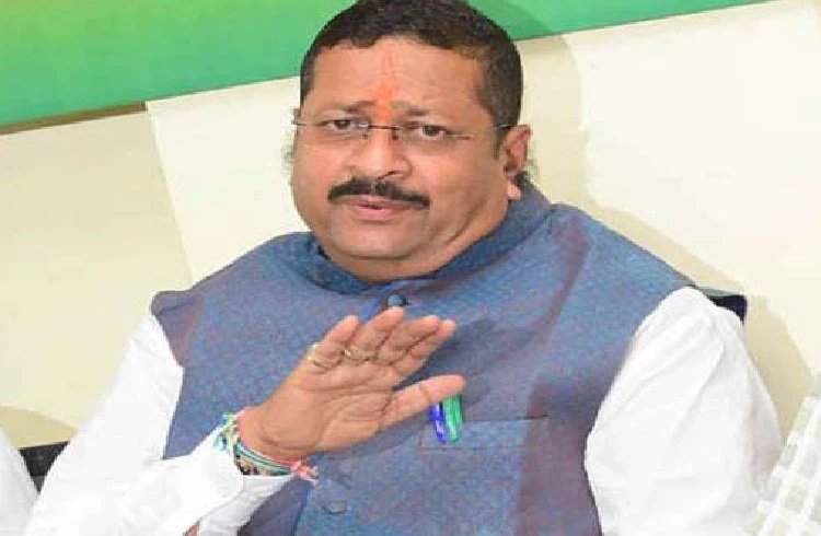 ನಾನು ಇಷ್ಟು ಹೊತ್ತಿಗೆ ಅವರಿವರು ಕಾಲು ಹಿಡಿದಂತೆ, ಹಿಡಿದಿದ್ದರೇ ಯಾವತ್ತೋ ಸಿಎಂ ಆಗುತ್ತಿದ್ದೆ - ಶಾಸಕ ಯತ್ನಾಳ್