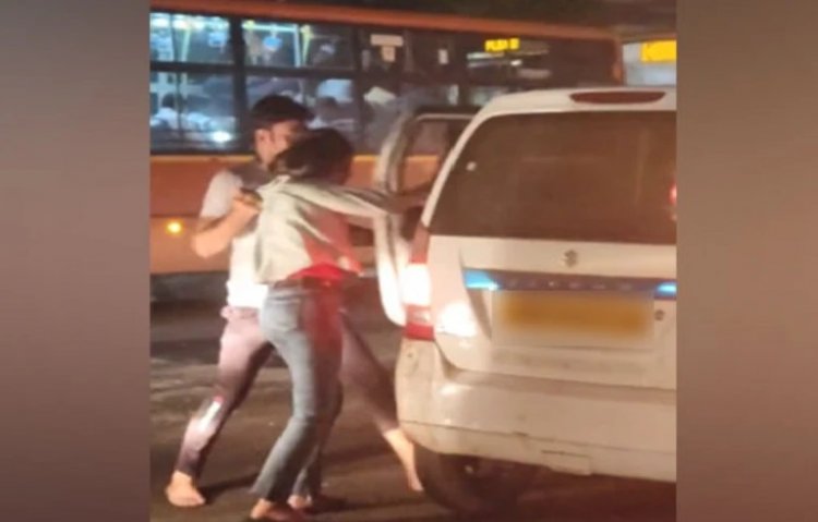 ದೆಹಲಿ: ಯುವತಿಗೆ ನಡು ರಸ್ತೆಯಲ್ಲೇ ಥಳಿಸಿ ಕಾರಿನಲ್ಲಿ ಕೂರುವಂತೆ ಒತ್ತಾಯ; ವಿಡಿಯೋ ವೈರಲ್