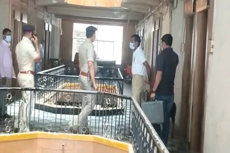 ವಿಜಯಪುರ: ಹೋಟೆಲ್ ರೂಮ್ನಲ್ಲಿ ಇಬ್ಬರ ಶವ ಪತ್ತೆ