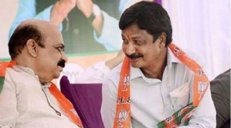 ಕುತೂಹಲ ಮೂಡಿಸಿದ ಭೇಟಿ: ಸಿಎಂ ಬೊಮ್ಮಾಯಿ ಜತೆ ಒಂದು ಗಂಟೆ ಚರ್ಚಿಸಿದ ಸಾಹುಕಾರ್