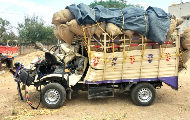 ಮೊಳಕಾಲ್ಮುರು| ಲಾರಿಗೆ ಸರಕು ವಾಹನ ಡಿಕ್ಕಿ: ಇಬ್ಬರ ಸಾವು