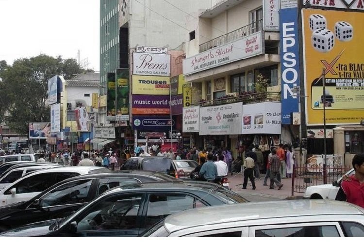 ಇಂದು ಆರ್ ಸಿಬಿ - ಮುಂಬೈ ಇಂಡಿಯನ್ಸ್ ನಡುವೆ 'ಐಪಿಎಲ್' ಪಂದ್ಯ ; ವಾಹನ ನಿಲುಗಡೆಗೆ ನಿರ್ಬಂಧ ಹೇರಿದ ಬೆಂಗಳೂರು ಪೊಲೀಸ್