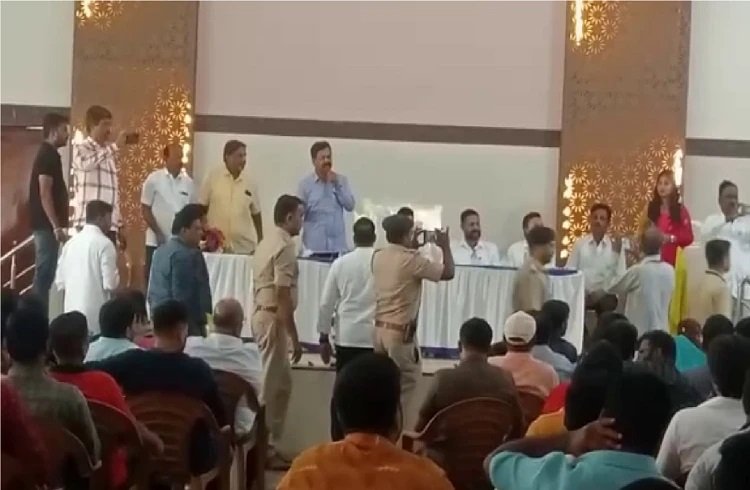 ಬೆಂಗಳೂರಲ್ಲಿ ಅನುಮತಿಯಿಲ್ಲದೇ ಸಭೆ ನಡೆಸಿದ ಶಾಸಕ ಎಂ.ಪಿ ರೇಣುಕಾಚಾರ್ಯ: ʼನೀತಿ ಸಂಹಿತೆ ಉಲ್ಲಂಘನೆ ಕೇಸ್ ಫಿಕ್ಸ್